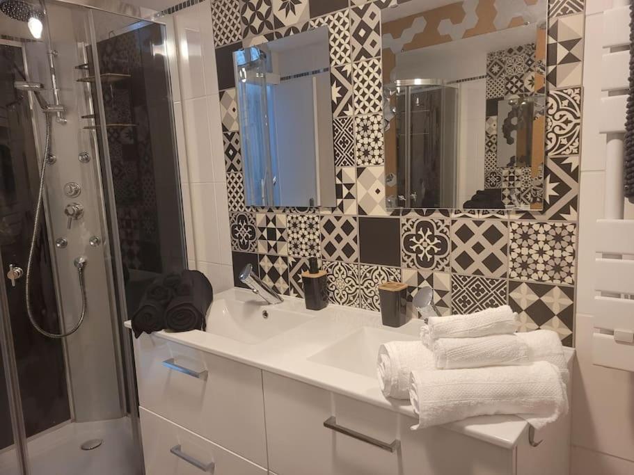 Petite Maison Cosy En Duplex Eguelshardt Екстериор снимка