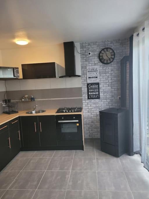 Petite Maison Cosy En Duplex Eguelshardt Екстериор снимка