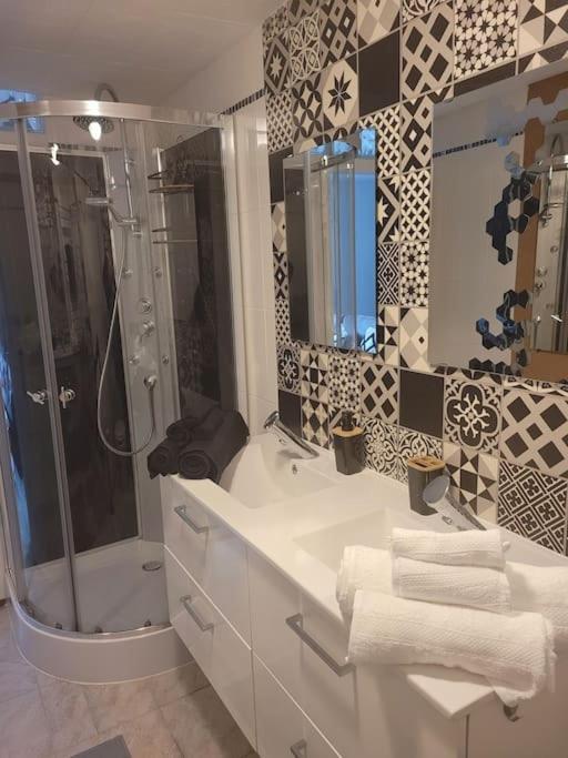 Petite Maison Cosy En Duplex Eguelshardt Екстериор снимка